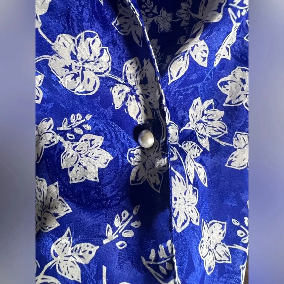 Victoria's Secret Gold Label Satin Long Button Down Shirt SZ. M/L Pearl Buttons - Picture 4 of 9